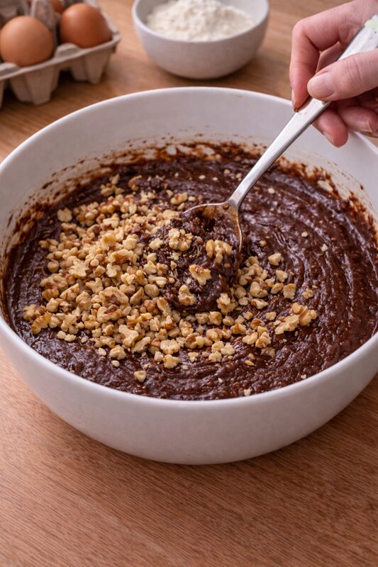 Baumnüsse unterrühren